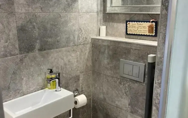 Oakwood Cabin Retreat in Bexleyheath