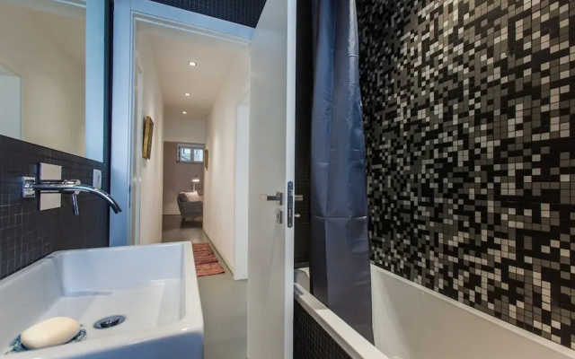 Renovated Apartment w/ Private Courtyard, By TimeCooler