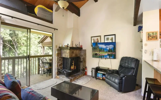 Enjoy Forest Views Retreat at Kingswood Village!