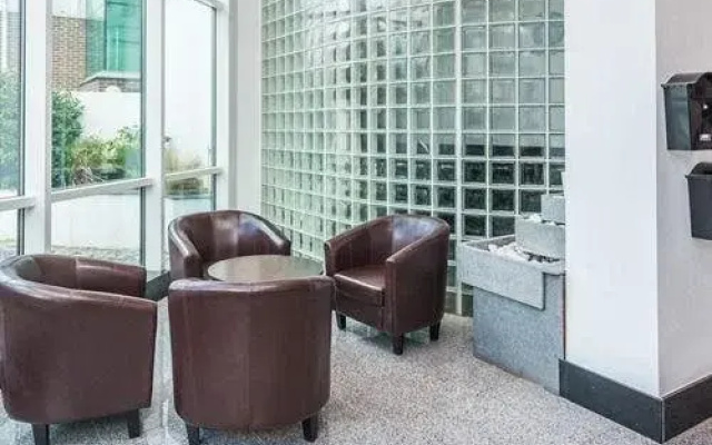 Shelton House Apartment