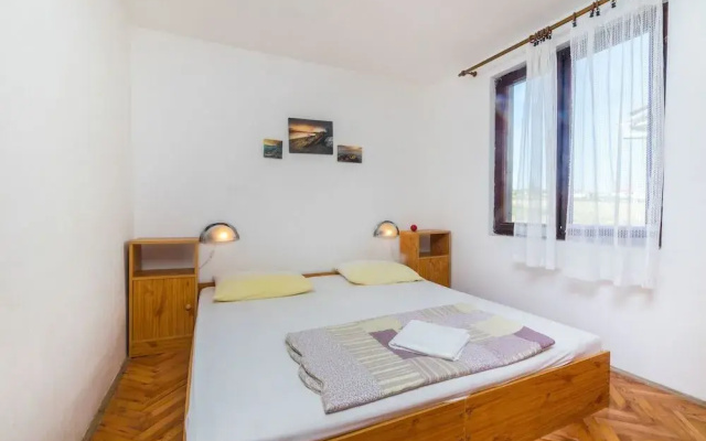 Apartments Crljenko