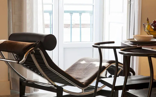 JOIVY Design heaven in Baixa - 2BR Apt w/workspace