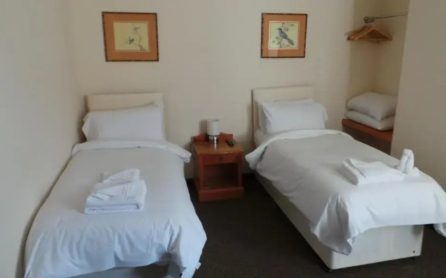 Dolphin Hotel