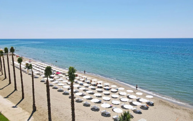Eleamare Resort