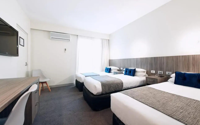 Club Laverton Motel