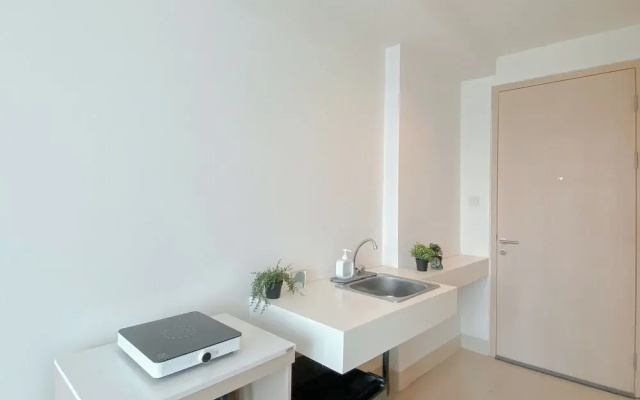 Minimalist Studio At Tree Park City Bsd Apartment