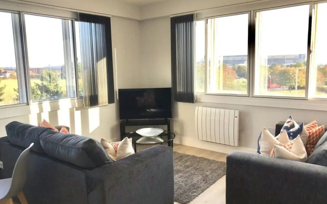 Heathrow Airport Apartments (Peymans)