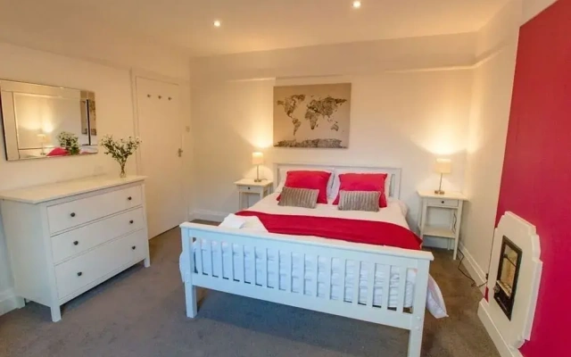 Riverside Executive Apartment