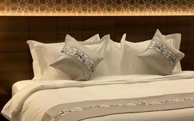 Asin Hotel