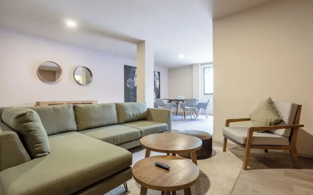 Relax & Recharge in Roma - Elevator - Sleeps 7