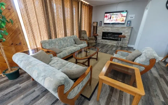 Sauble Beach Lodge