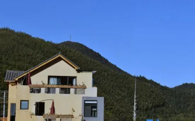 Yunhe Terrace Sit and Watch Yunqi Homestay