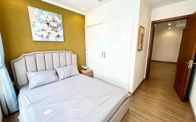 Bom Homestay Vinhomes Times City