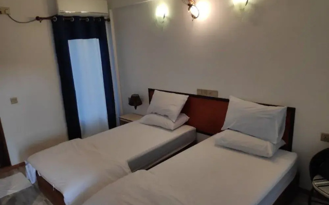Five Coral Inn