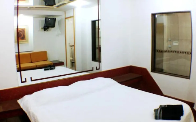 Fridays Hostel and Hotel