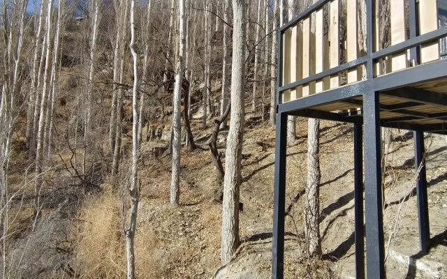 Stunning Cliff-edge 2-bedroom Chalet in Karimabad