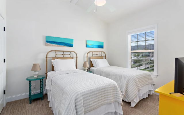 601 Mariners Circle by Hodnett Cooper
