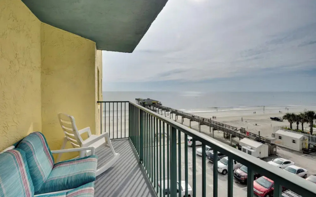 Ocean-view Condo w/ Balcony on Daytona Beach!