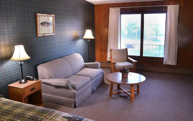 Birchwood Inn