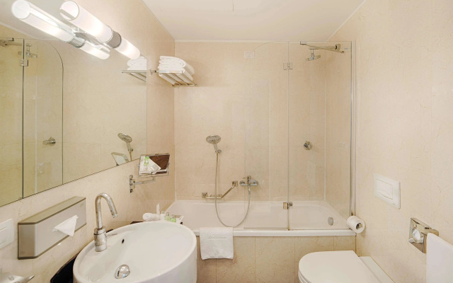 Отель NH Collection Roma Giustiniano
