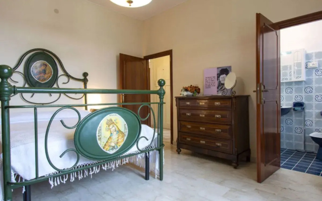 House Miranda Volterra