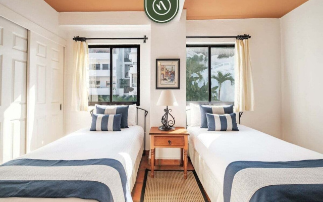 Amazing 2 BR Condo - Partial Oceanview - Pool