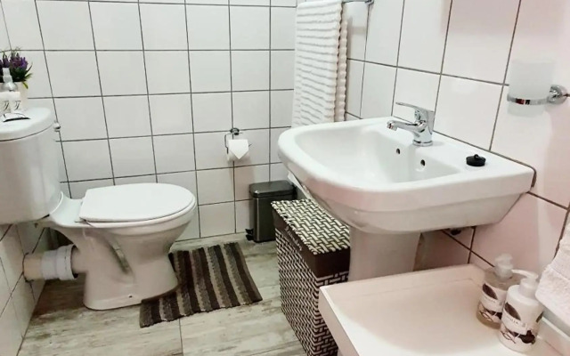 Laboria 102 & 103 (Adults Only)