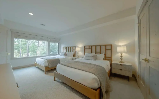 Wilderness Club Haven for 12!
