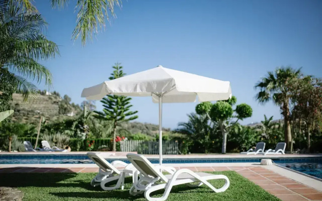 1144 Villa la Perla