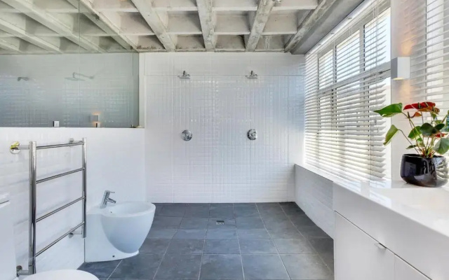 Leyden House Loft Apartment