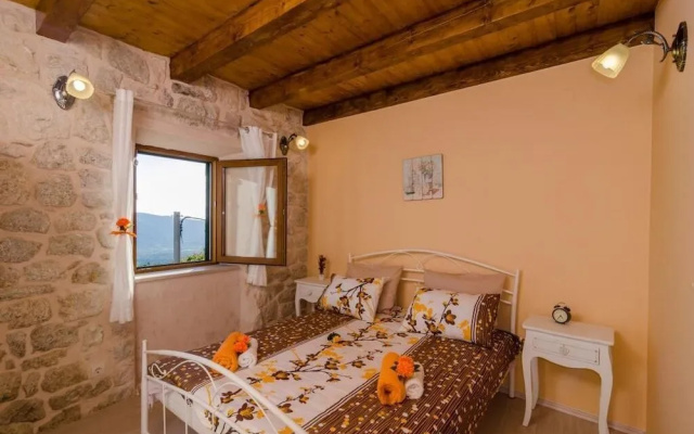 Villa Falcon Rook