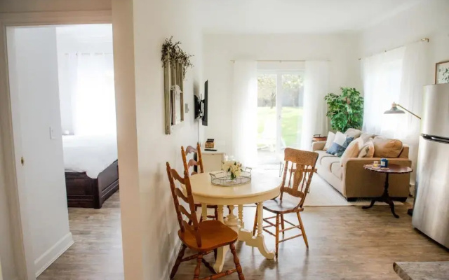 AndersonLane Garden Suite l Beach Access I Kitchen