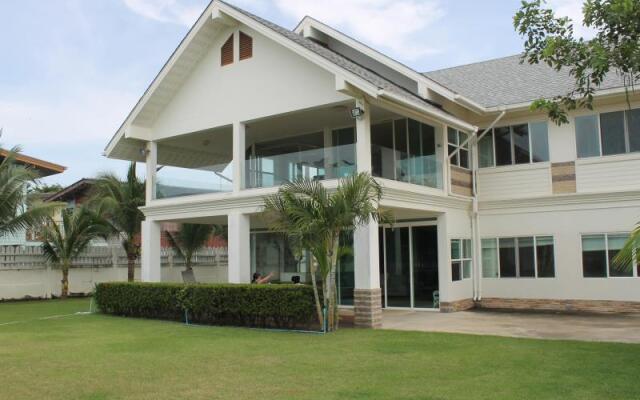 Отель Bangsaen Methaporn Residence вид на фасад