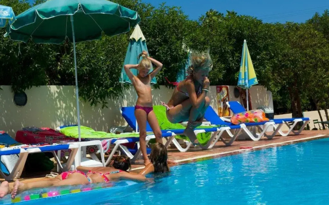 Eleni Apartments