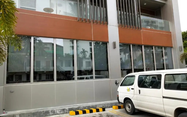 West Plaza Hotel at Lebuu Street