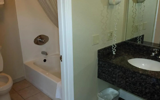 Regency Inn And Suites