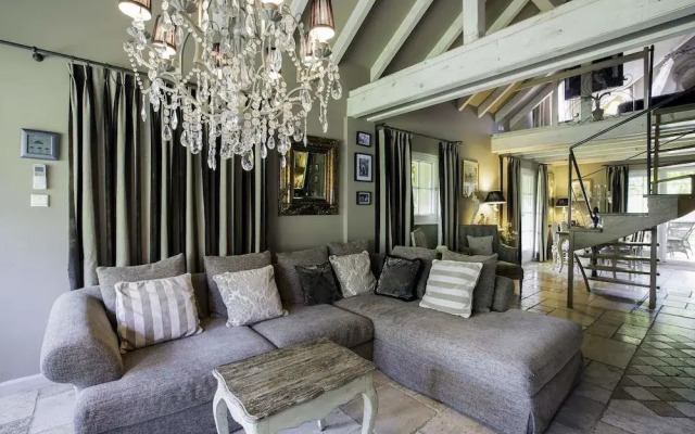 Le B. Cottage