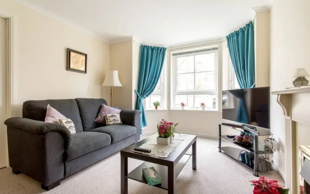 2 Bedroom Apartment Near City Centre
