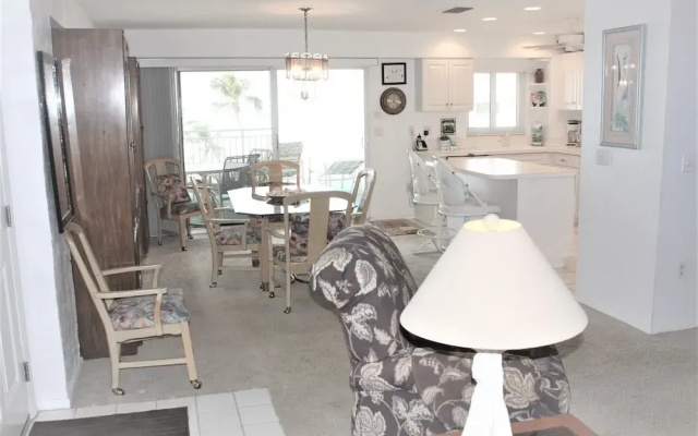 Jamaica Royale 506 - 2 Br Condo