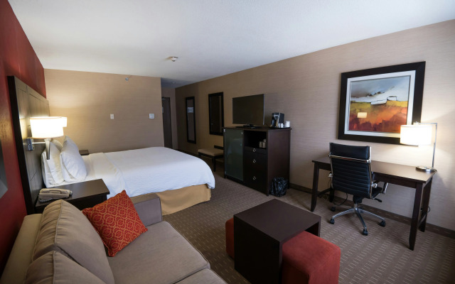 Holiday Inn Express & Suites Chatham South by IHG