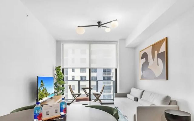 Brand-New Luxury 1BR  - Rooftop pool