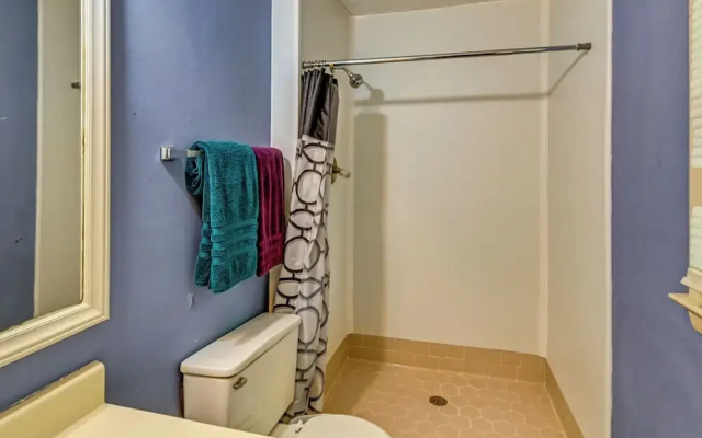 Fayetteville Vacation Rental w/ Yard!