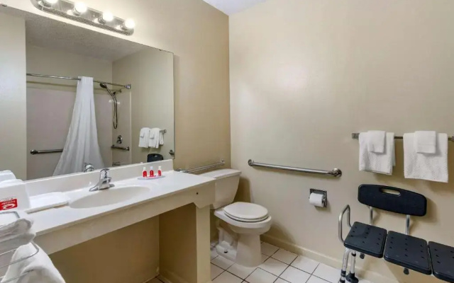 Econo Lodge Inn & Suites Granite City - St. Louis