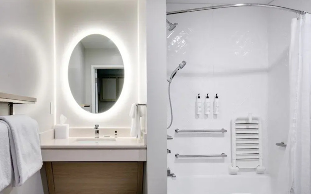 Towneplace Suites By Marriott Oconomowoc