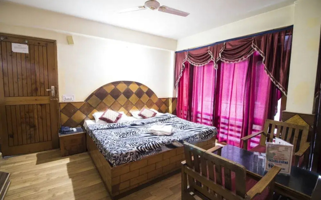 Triveni Hotel