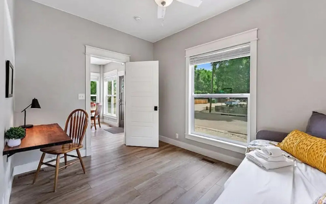 Cozy Chic Home in Downtown Loveland!