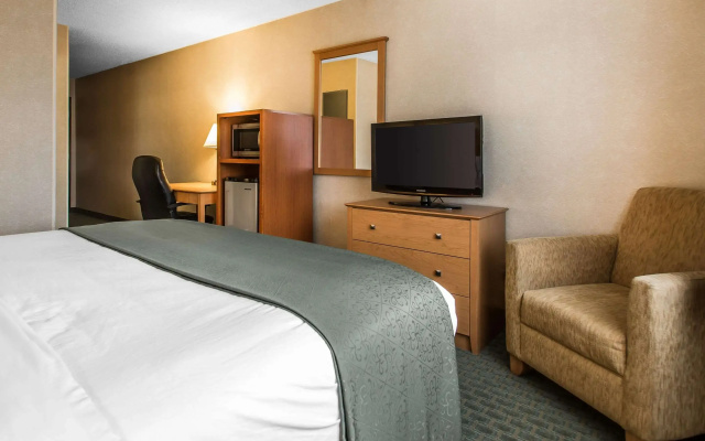 Quality Inn Dubuque on Hwy 20