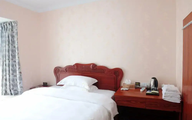 Celebrity  Apartment Hotel