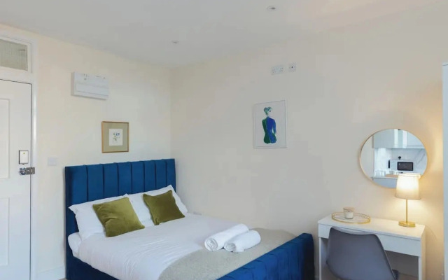 Crendon House Boutique Hotel