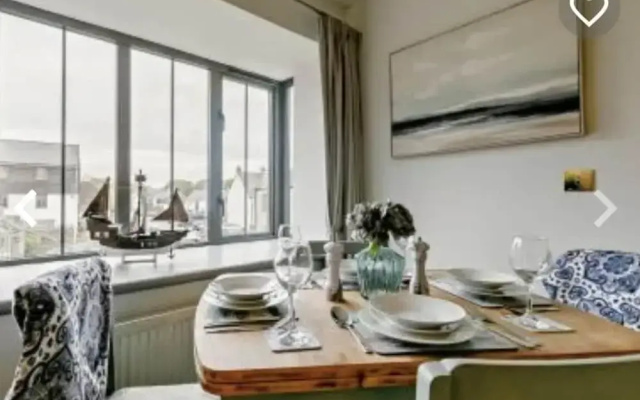 Stunning Coastal Retreat -mins From Harbour/beach